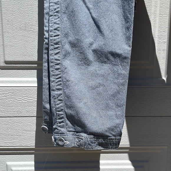 Eddie Bauer Capri Pants - Picture 3 of 3